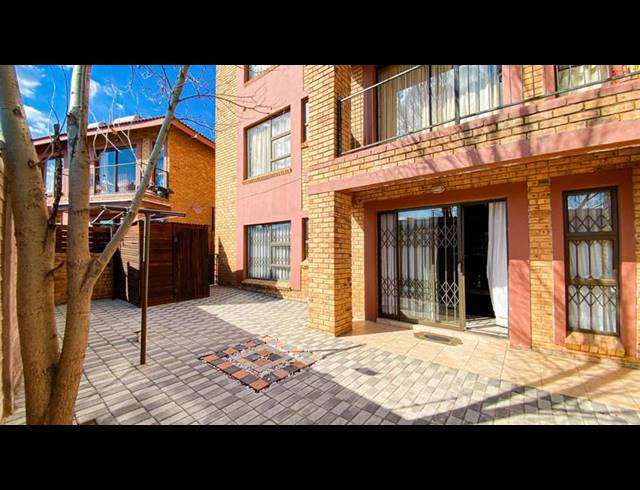 2 BEDROOM TOWNHOUSE FOR SALE IN BRACKENDOWNS